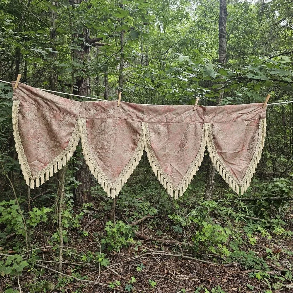 Vintage 80s Champagne Gold & Burgandy Paisley Jacquard Valance with Gold Tassels